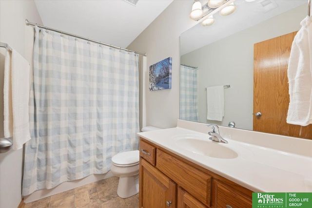 3921 S 192nd Avenue, Omaha, NE 68130