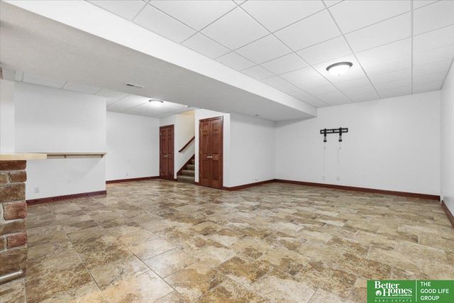 3921 S 192nd Avenue, Omaha, NE 68130