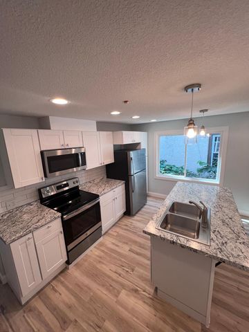 910 Oliver Avenue N unit 5, Minneapolis, MN 55411