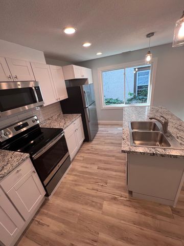 910 Oliver Avenue N unit 5, Minneapolis, MN 55411