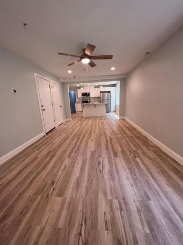 910 Oliver Avenue N unit 5, Minneapolis, MN 55411
