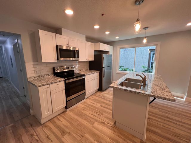 910 Oliver Avenue N unit 5, Minneapolis, MN 55411