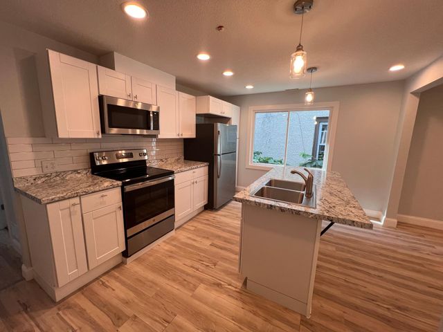 910 Oliver Avenue N unit 5, Minneapolis, MN 55411