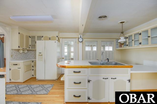 5689 Old Ferry Dock Road, Manns Harbor, NC 27953