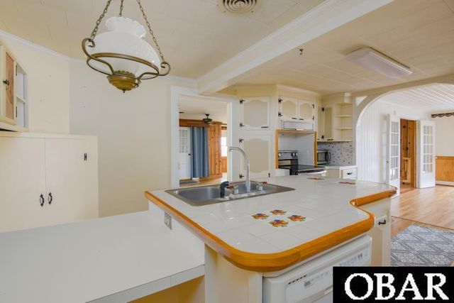 5689 Old Ferry Dock Road, Manns Harbor, NC 27953