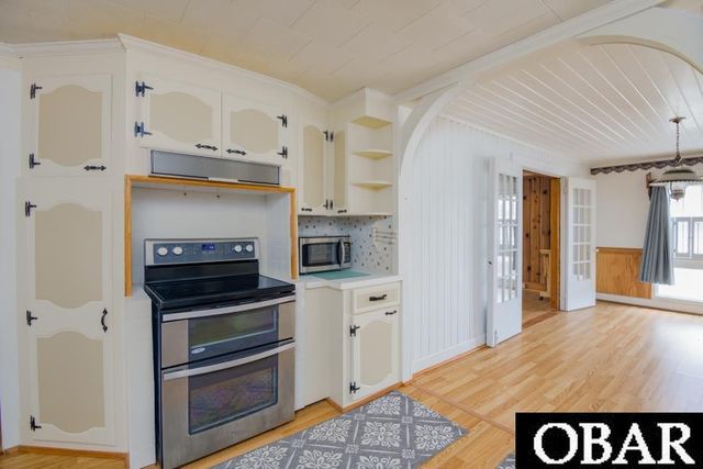 5689 Old Ferry Dock Road, Manns Harbor, NC 27953