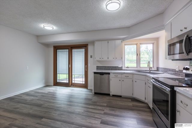 8023 Raven Oaks Drive, Omaha, NE 68152