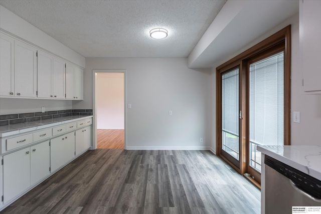 8023 Raven Oaks Drive, Omaha, NE 68152