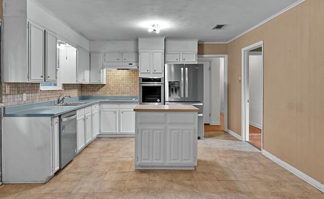9108 Red Oak Drive, Woodway, TX 76712