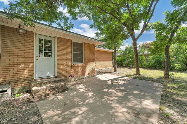 9108 Red Oak Drive, Woodway, TX 76712