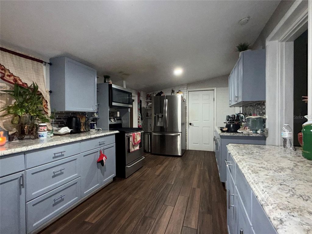 Image 14 of property listing at 2615 N BEAUMONT AVENUE, Kissimmee, FL 34741