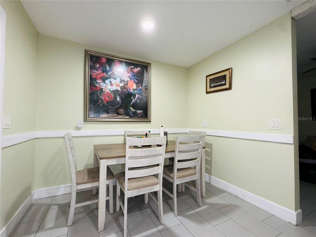 Image 24 of property listing at 2615 N BEAUMONT AVENUE, Kissimmee, FL 34741