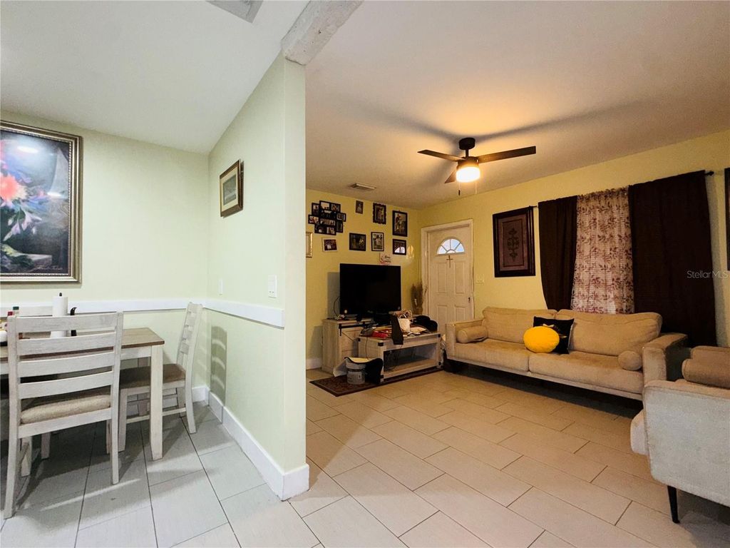 Image 25 of property listing at 2615 N BEAUMONT AVENUE, Kissimmee, FL 34741