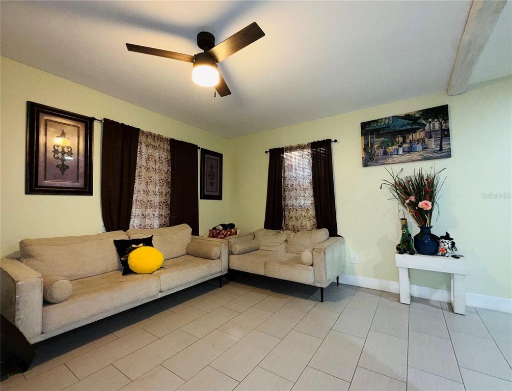 Image 26 of property listing at 2615 N BEAUMONT AVENUE, Kissimmee, FL 34741