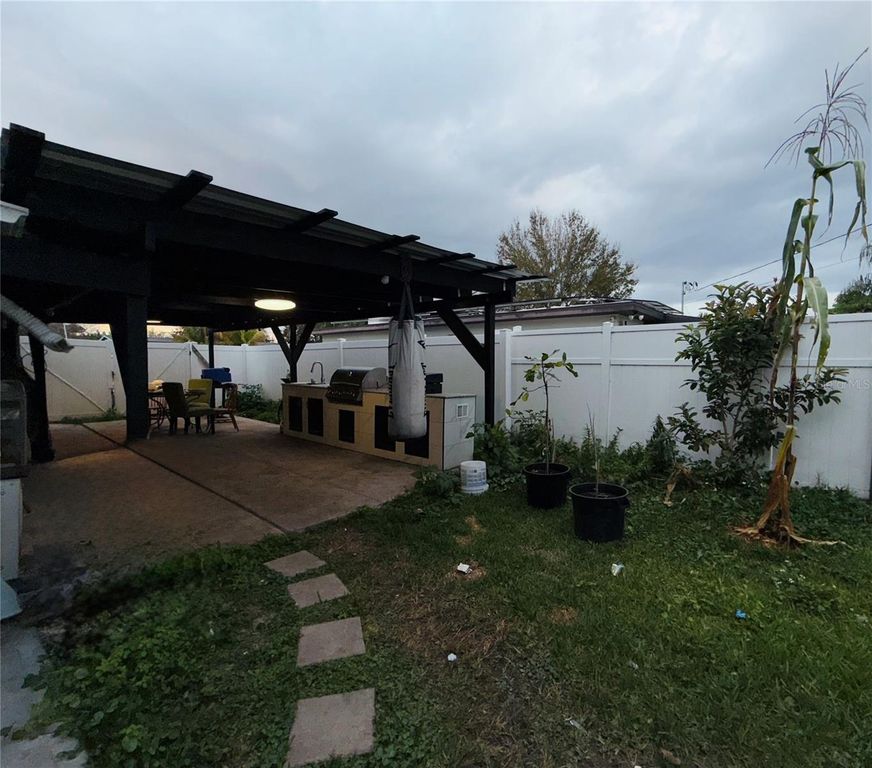 Image 39 of property listing at 2615 N BEAUMONT AVENUE, Kissimmee, FL 34741
