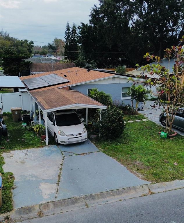 Image 6 of property listing at 2615 N BEAUMONT AVENUE, Kissimmee, FL 34741