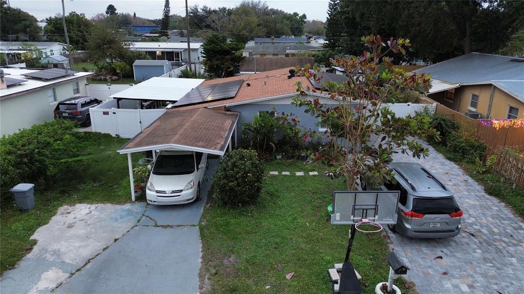 Image 7 of property listing at 2615 N BEAUMONT AVENUE, Kissimmee, FL 34741