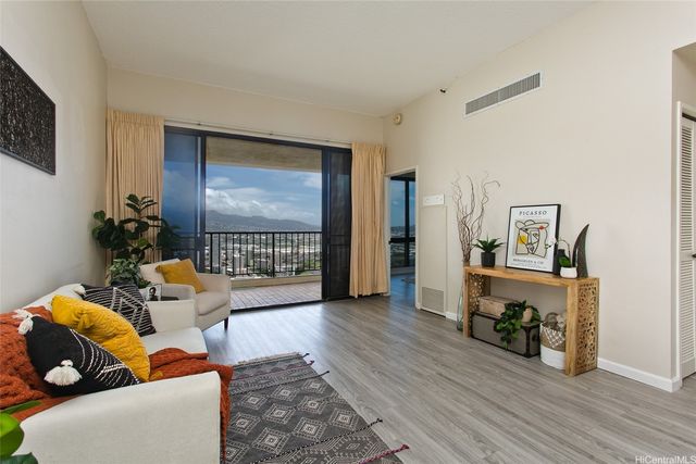 990 Ala Nanala Street PHA, Honolulu, HI 96818