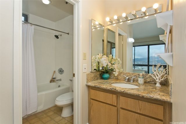 990 Ala Nanala Street PHA, Honolulu, HI 96818