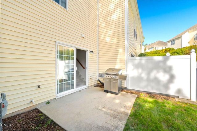 2621 Hamlet Green Drive, Raleigh, NC 27614