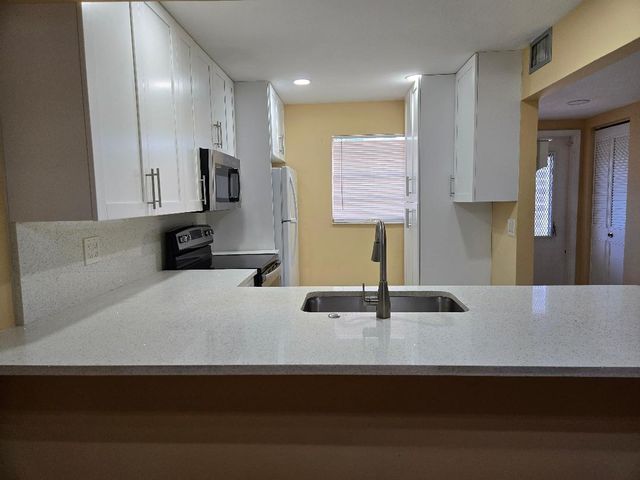 2828 Casita Way 1020, Delray Beach, FL 33445
