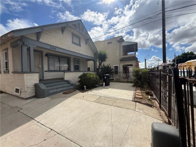 244 W 49th Street, Los Angeles, CA 90037