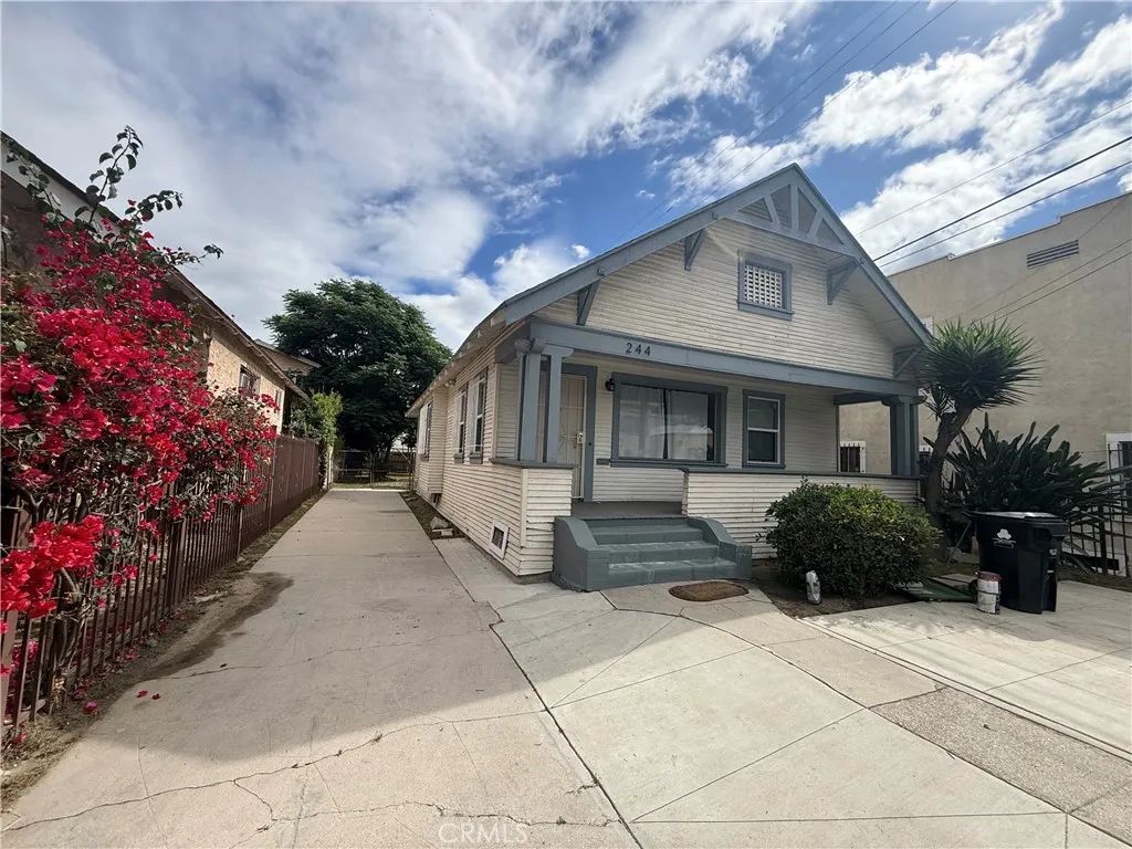 244 W 49th Street, Los Angeles, CA 90037