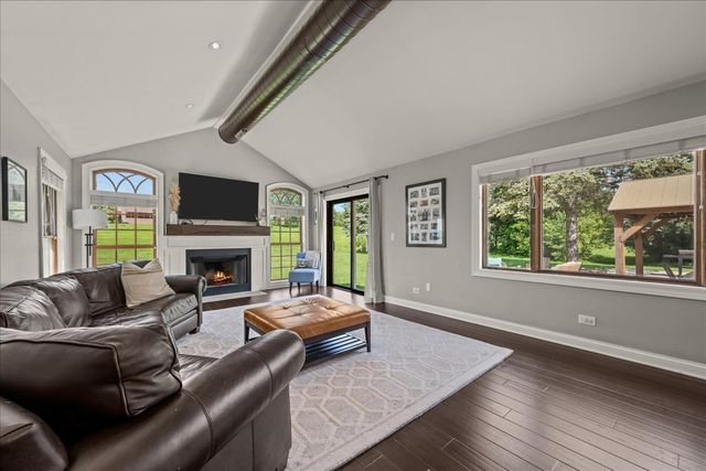 27W116 48th Street, Naperville, IL 60563