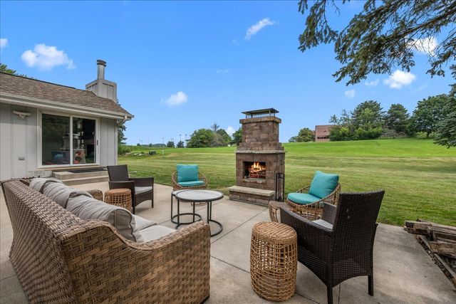 27W116 48th Street, Naperville, IL 60563