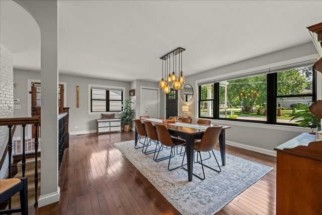 27W116 48th Street, Naperville, IL 60563