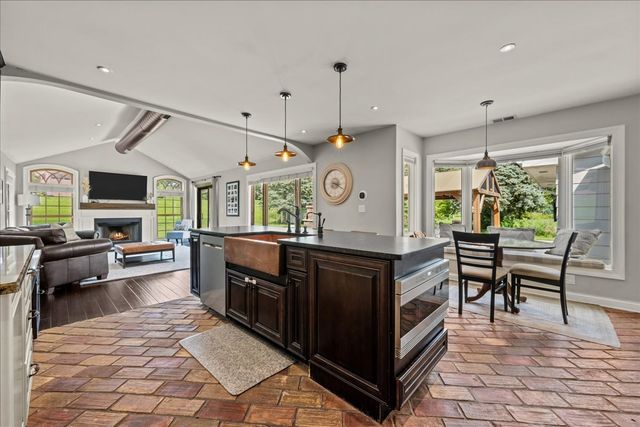 27W116 48th Street, Naperville, IL 60563
