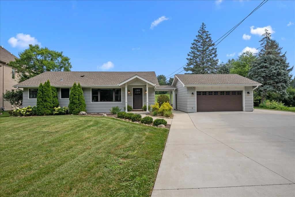 27W116 48th Street, Naperville, IL 60563