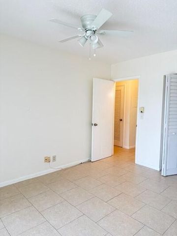 186 Norwich 186, West Palm Beach, FL 33417