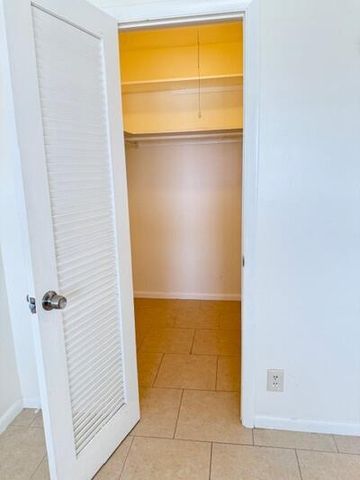 186 Norwich 186, West Palm Beach, FL 33417