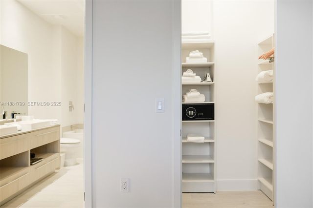 4010 S Ocean Drive R302, Hollywood, FL 33019