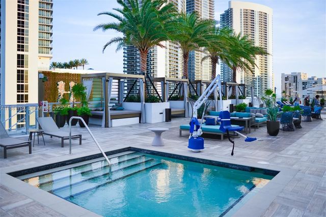 4010 S Ocean Drive R302, Hollywood, FL 33019