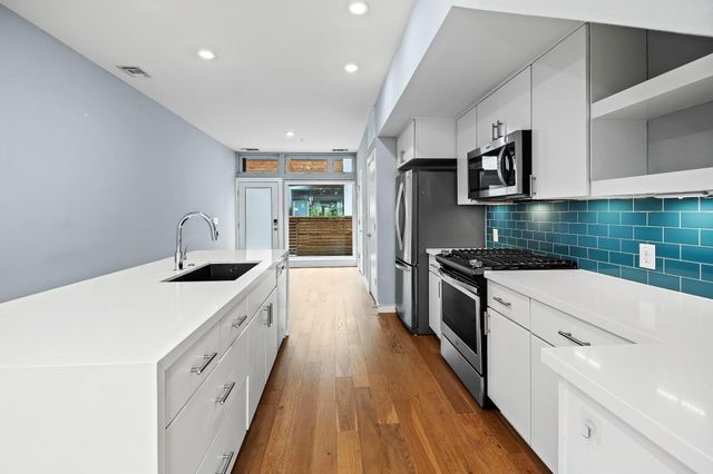 2002 E 7th ST 204, Austin, TX 78702