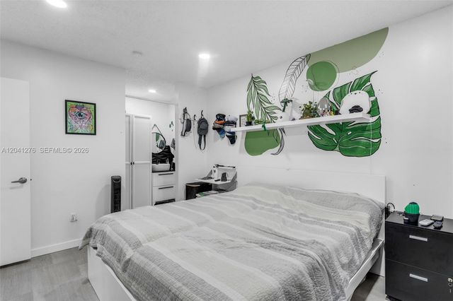 525 NW 100th Ct 525, Miami, FL 33172
