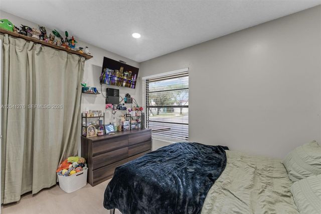525 NW 100th Ct 525, Miami, FL 33172