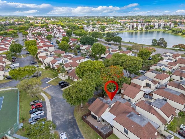 525 NW 100th Ct 525, Miami, FL 33172