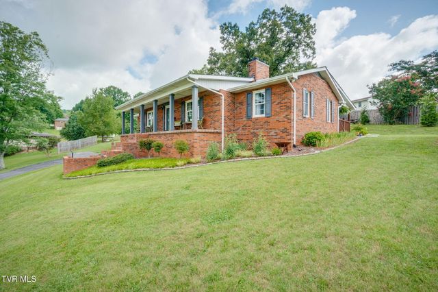 300 Sunrise Avenue, Church Hill, TN 37642