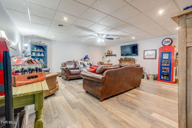 300 Sunrise Avenue, Church Hill, TN 37642
