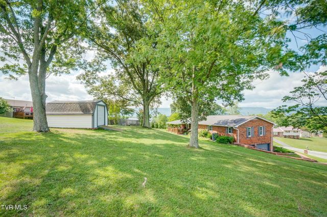 300 Sunrise Avenue, Church Hill, TN 37642
