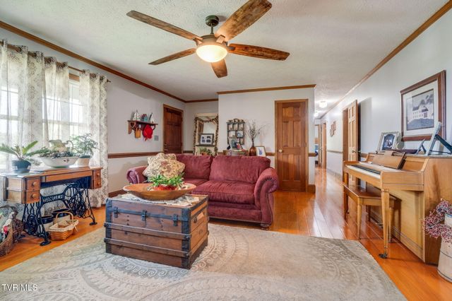 300 Sunrise Avenue, Church Hill, TN 37642