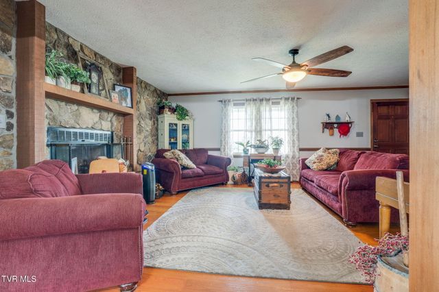 300 Sunrise Avenue, Church Hill, TN 37642