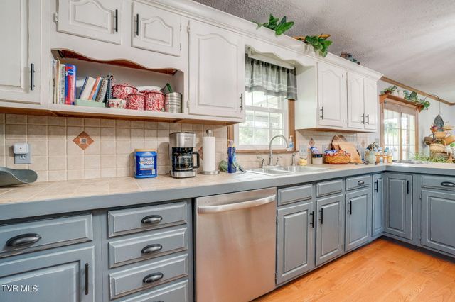 300 Sunrise Avenue, Church Hill, TN 37642