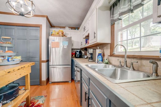 300 Sunrise Avenue, Church Hill, TN 37642