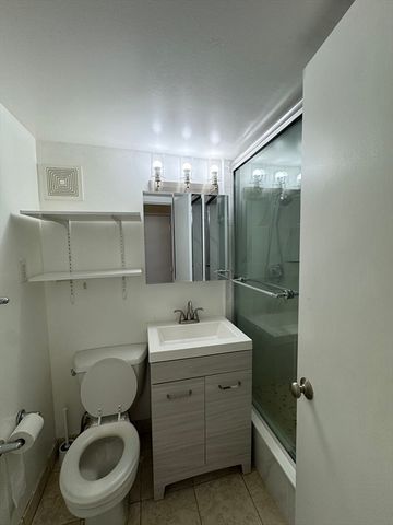 12 Stoneholm St 517, Boston, MA 02115