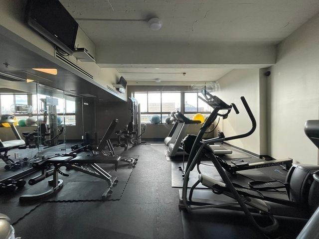 12 Stoneholm St 517, Boston, MA 02115