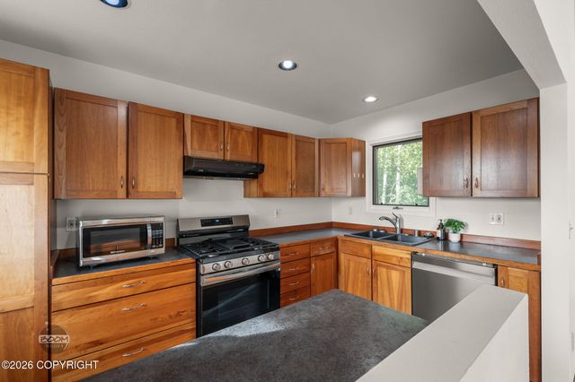 1917 E 58th Avenue, Anchorage, AK 99507